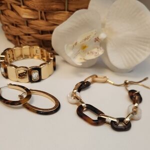 3 Piece Tortoiseshell Jewelry Set Including a Lilly Pulitzer Stretch Bangle!